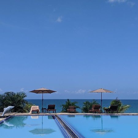 Amaan Ocean Hotel Kihinani Bububu 外观 照片