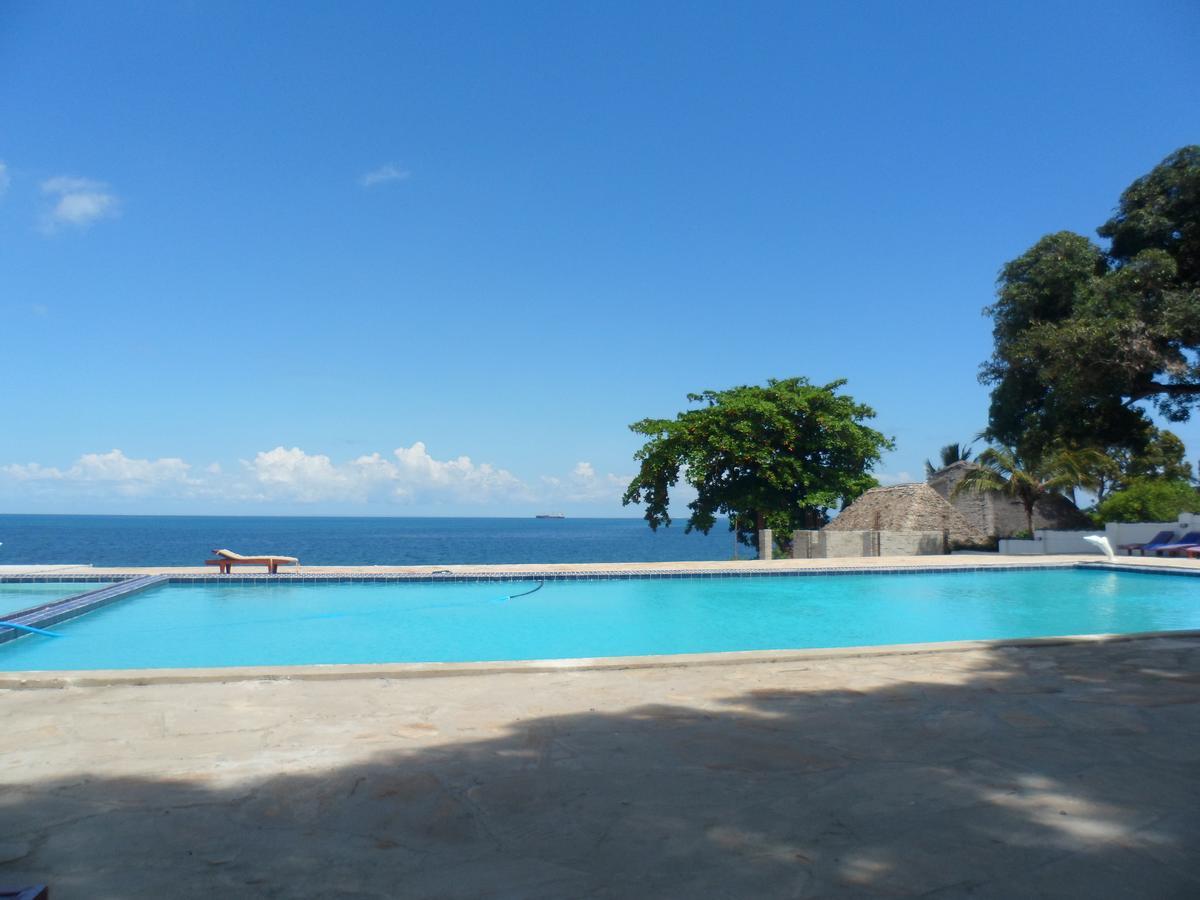 Amaan Ocean Hotel Kihinani Bububu 外观 照片