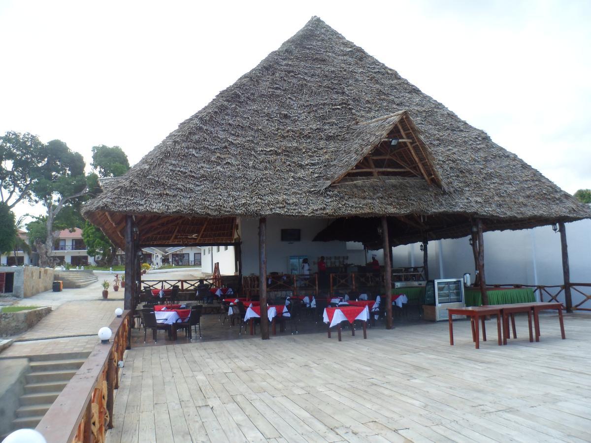 Amaan Ocean Hotel Kihinani Bububu 外观 照片