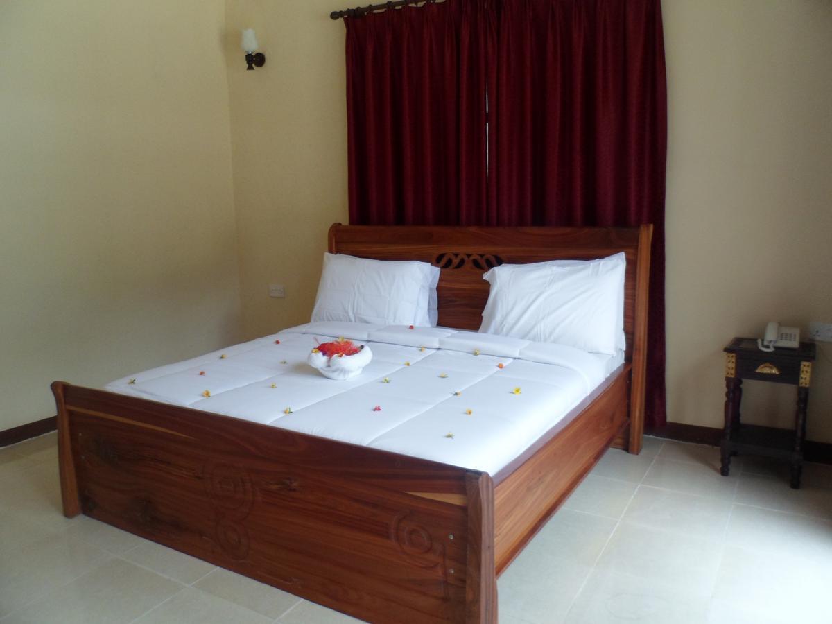 Amaan Ocean Hotel Kihinani Bububu 外观 照片