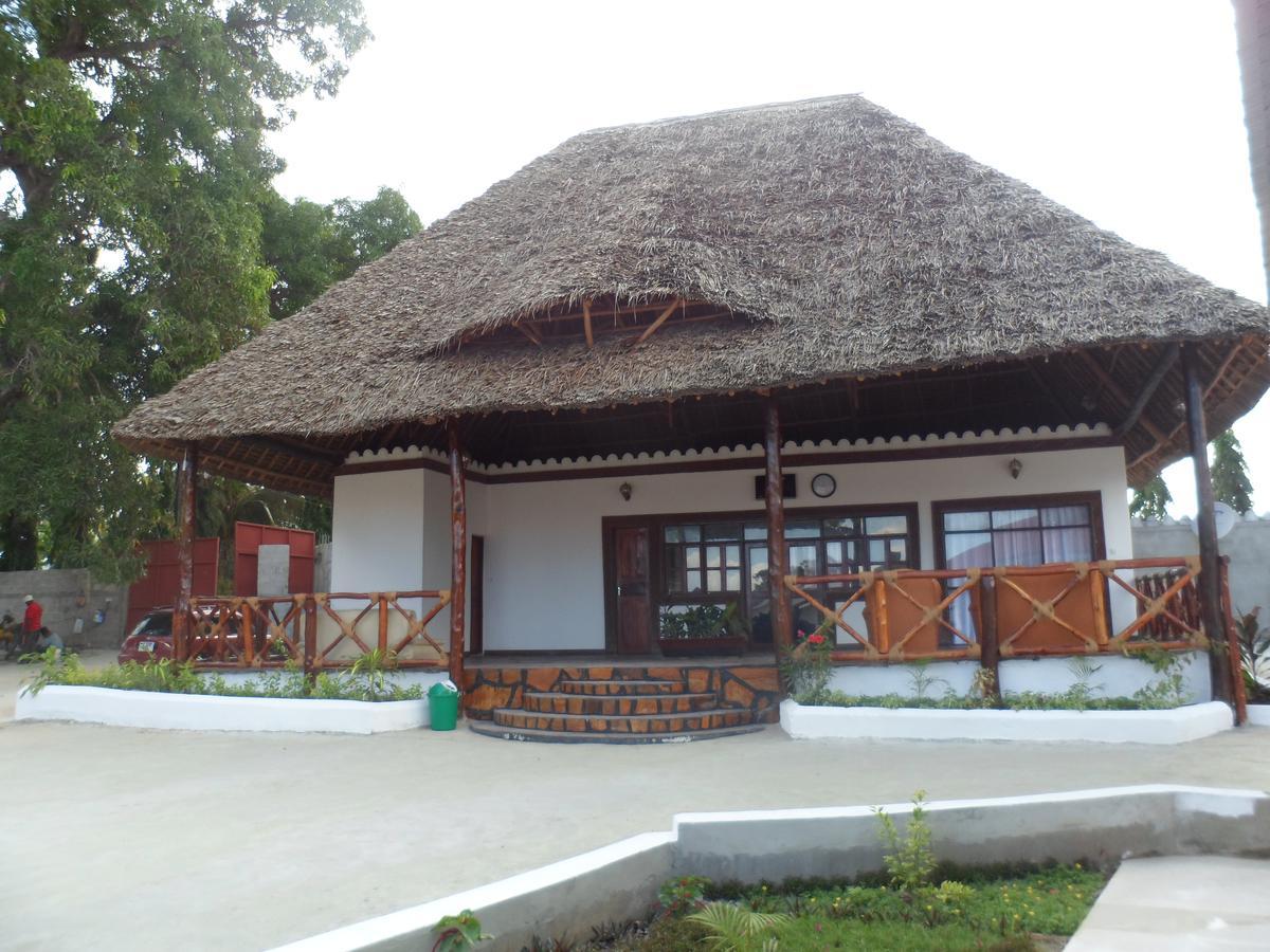 Amaan Ocean Hotel Kihinani Bububu 外观 照片