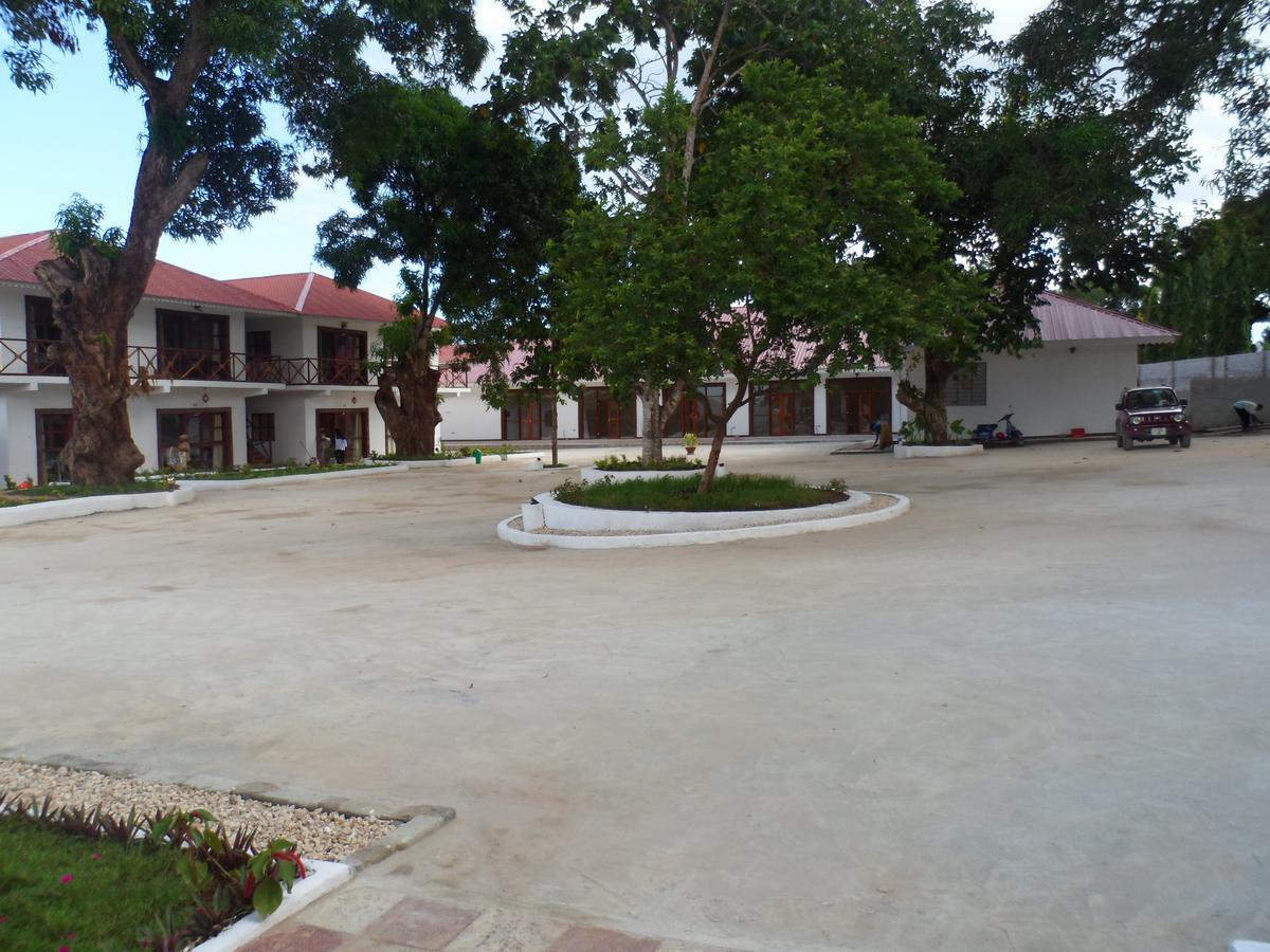 Amaan Ocean Hotel Kihinani Bububu 外观 照片