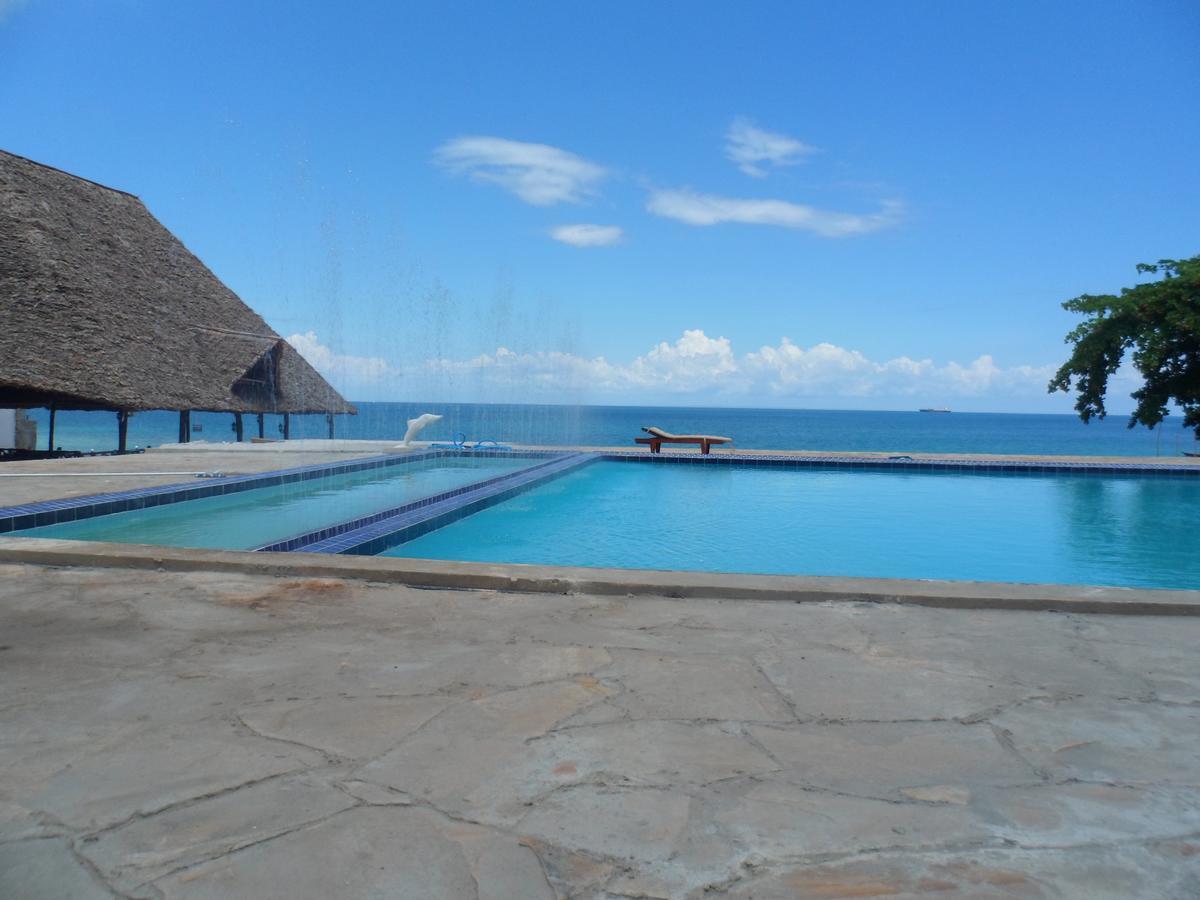Amaan Ocean Hotel Kihinani Bububu 外观 照片