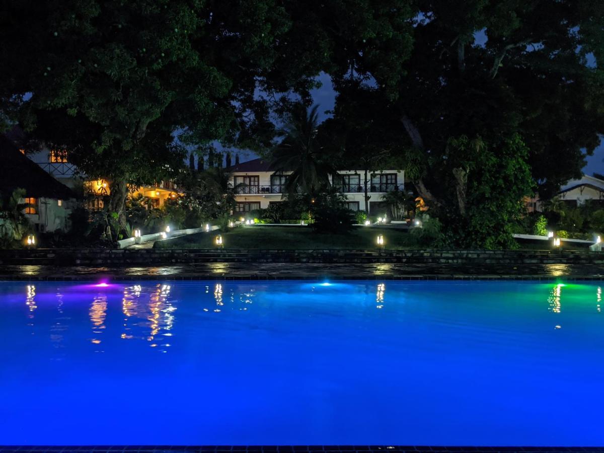 Amaan Ocean Hotel Kihinani Bububu 外观 照片