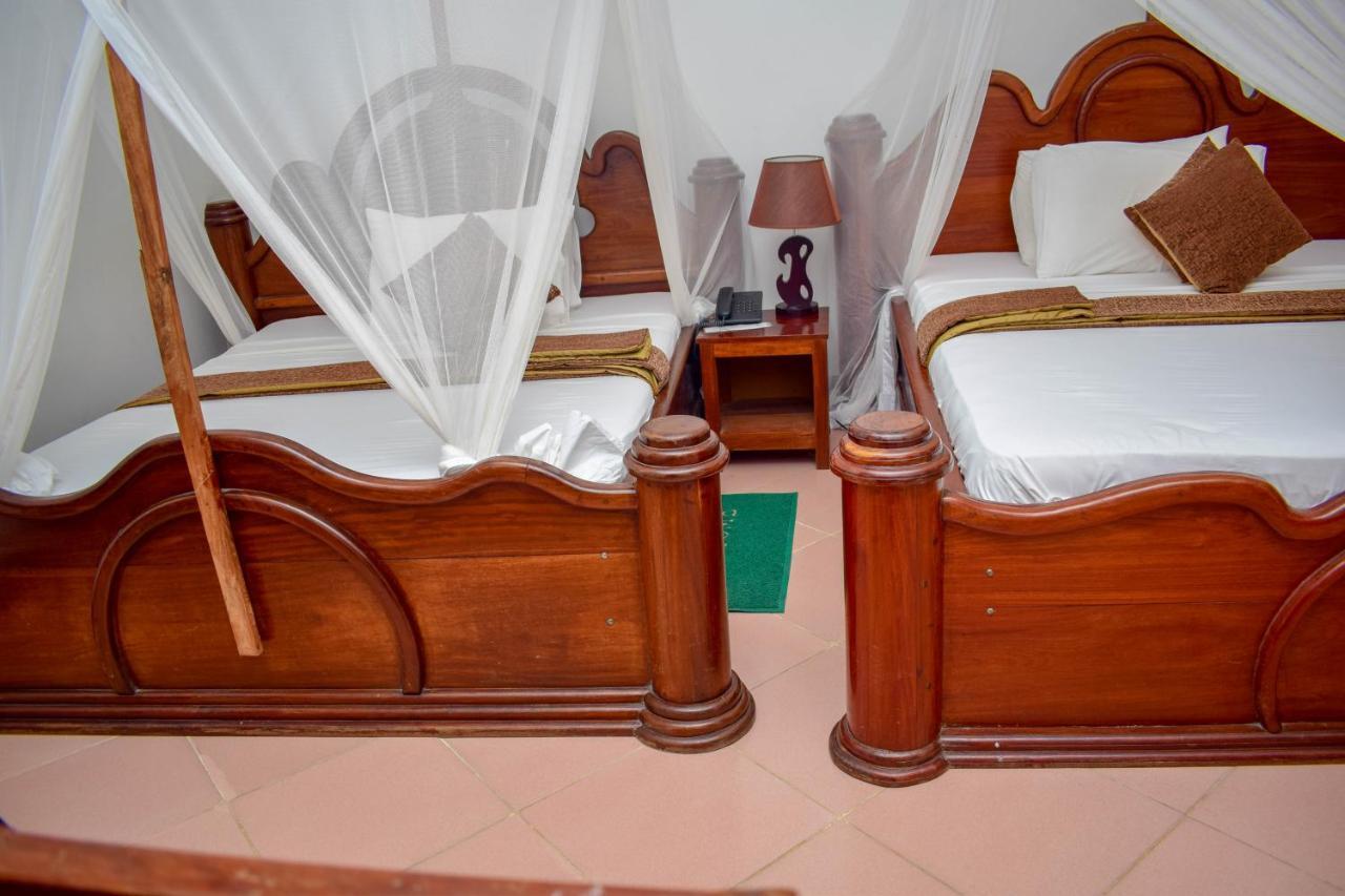 Amaan Ocean Hotel Kihinani Bububu 外观 照片