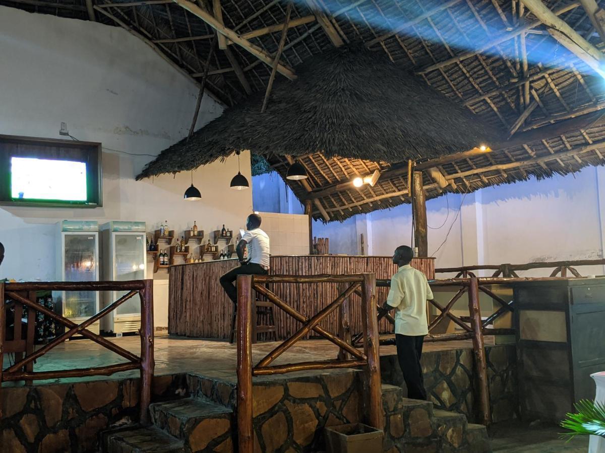 Amaan Ocean Hotel Kihinani Bububu 外观 照片
