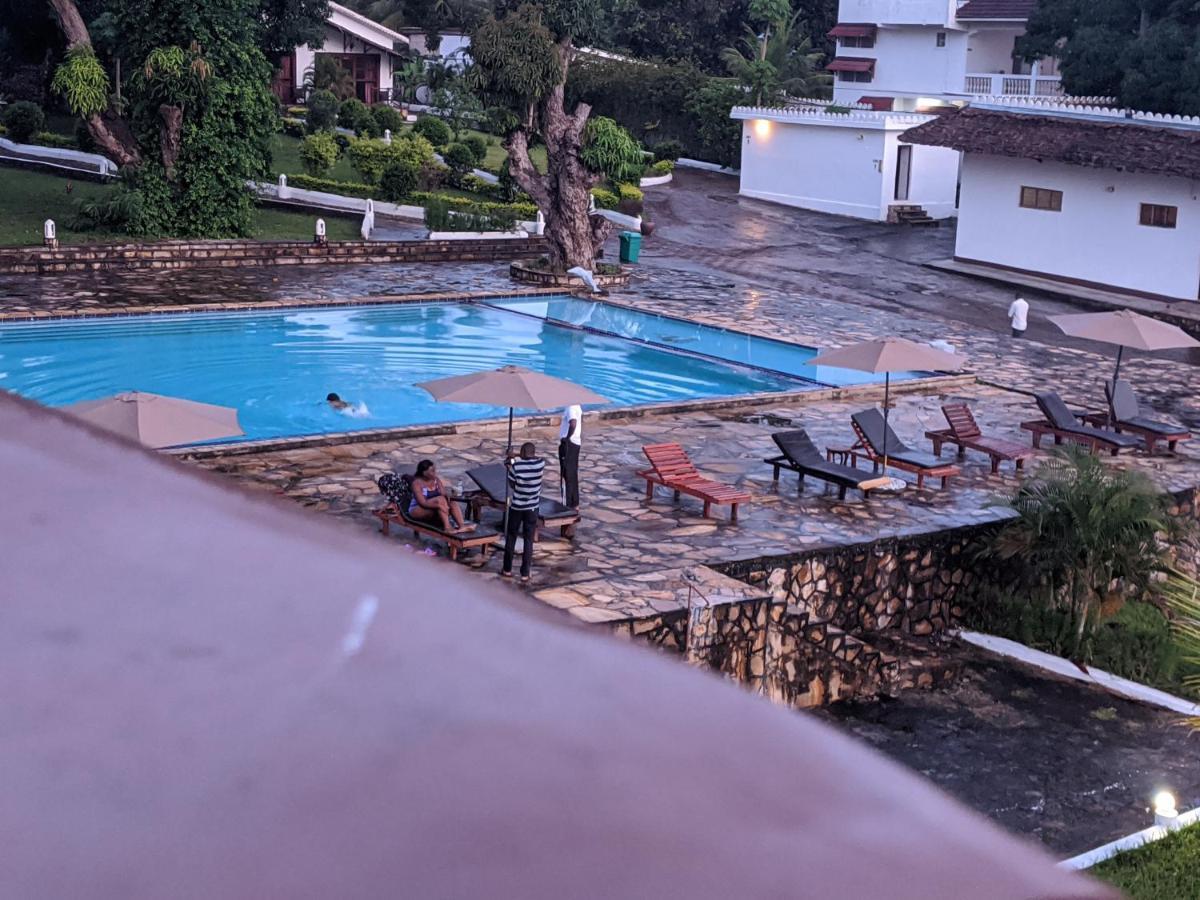 Amaan Ocean Hotel Kihinani Bububu 外观 照片